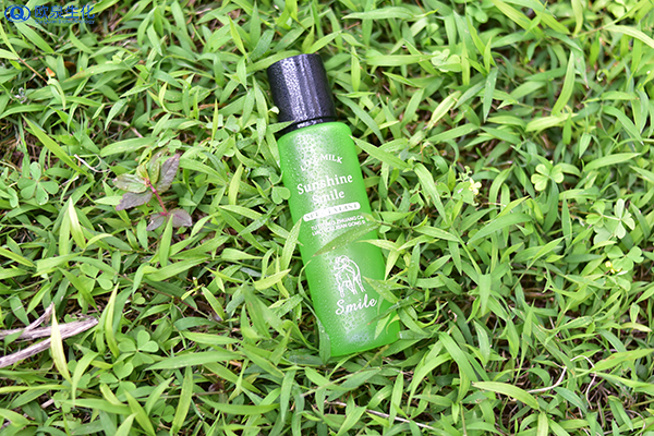 護(hù)膚品肌底液和精華液代加工的區(qū)別-歐泉生化