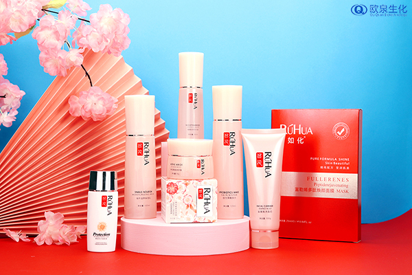 皮膚出油應(yīng)該用什么樣的護(hù)膚品？