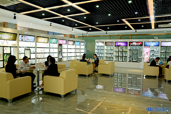 購(gòu)買(mǎi)化妝品為何要堅(jiān)持去實(shí)體店-歐泉生化